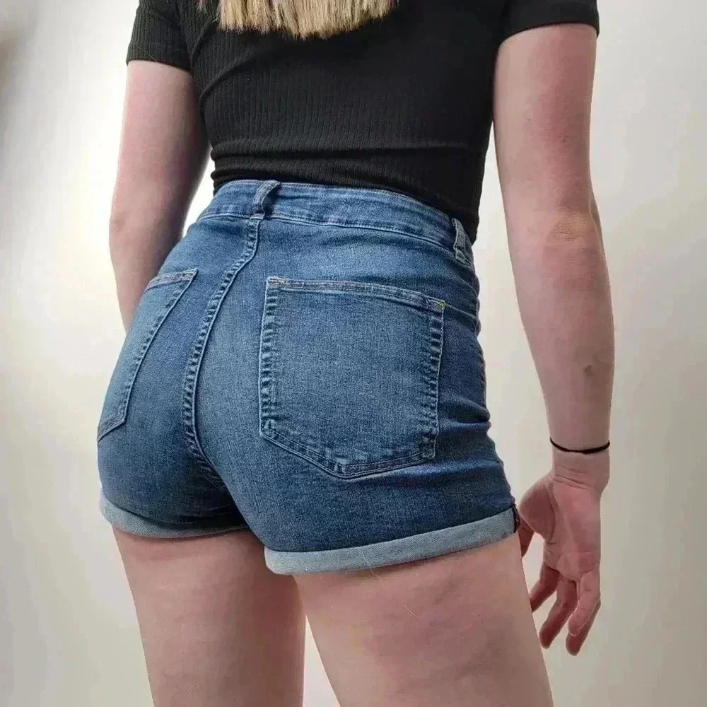 H&M Divided High Rise Denim Mom Shorts - 10 - Picture 4 of 6